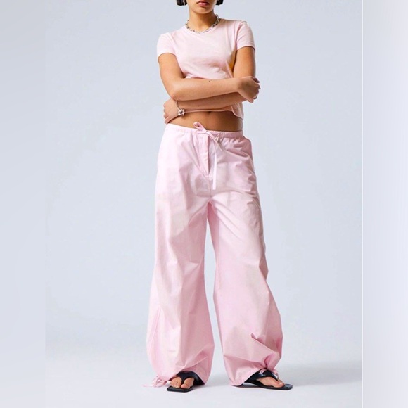 Brand new with tags- LIONESS PINK LOW RISE PANTS NEVER BEEN WORN - Picture 1 of 9